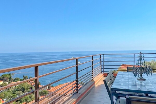 Superb 3-room duplex with sea view