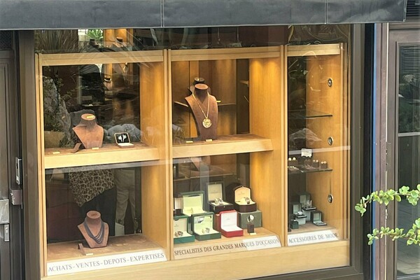 Carré d'Or - Montaigne - Locali commerciali