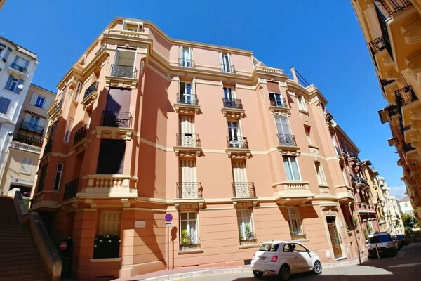 Quartier des Fleurs – Spacious commercial premises