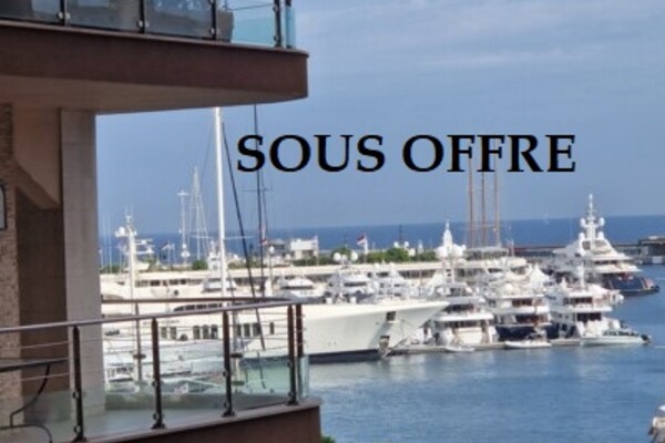 RESIDENCE BRISTOL - Studio sold furnished with large terrace partial view Port - UNDER OFFER