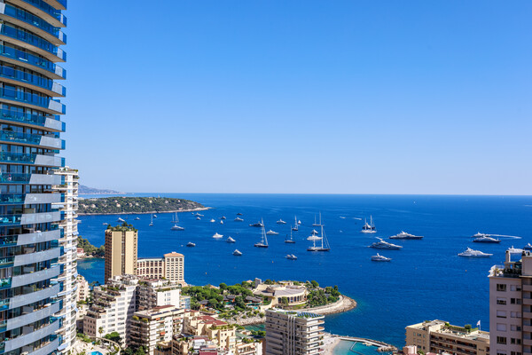 PENTHOUSE ENTIEREMENT RÉNOVÉ  VUE MER PANORAMIQUE 371M2 AU TOTAL 2 PARKINGS 2 CAVES