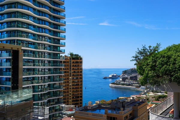 LUXUEUX STUDIO AMÉNAGÉ EN 2P  -  MAGNIFIQUE VUE MER ET BEACH - GRANDE TERRASSE COUVERTE