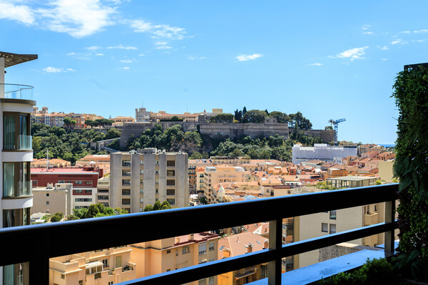 EXCLUSIVITÉ - LUXUEUX 2/3P 76 M² - BELLE VUE DEGAGEE PORT ET ROCHER -  DOUBLE BOX EN SUS