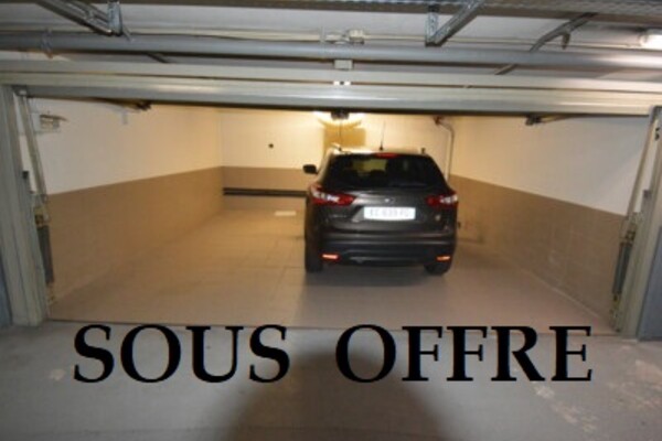 EXCLUSIVITY - SOLEIL D'OR - LARGE DOUBLE BOX UNDER OFFER