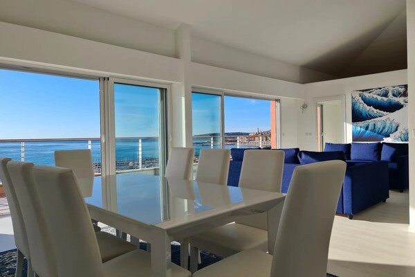 PENTHOUSE D'EXCEPTION A MENTON  AVEC VUE PANORAMIQUE MER