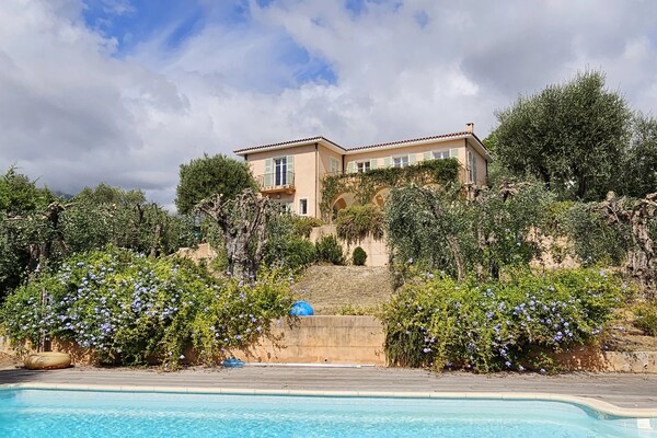 VILLA DI LUSSO NEL QUARTIERE MADONE DI MENTONE