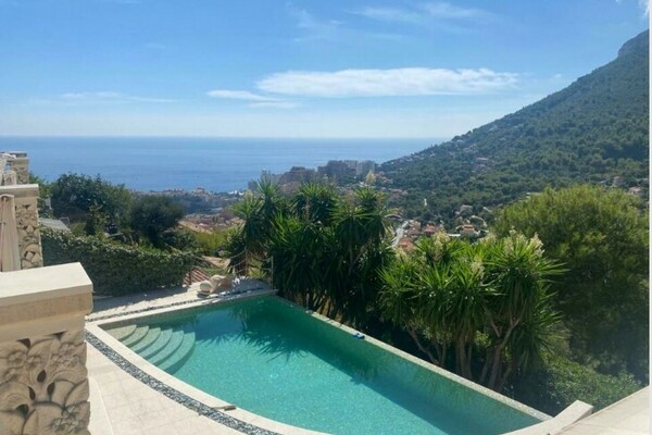 VILLA BEAUSOLEIL 4 CAMERE PROCHE MONACO VUE MER