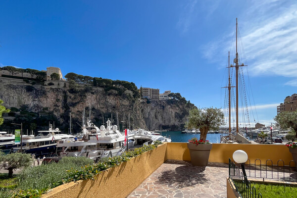 local commercial  avec vitrine idéal rendement locatif