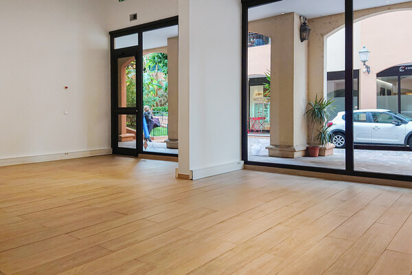 LOCALI COMMERCIALI / UFFICI - FONTVEILLE