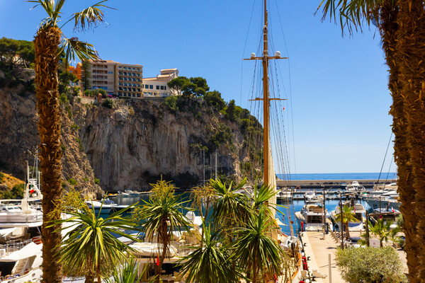 FONTVIEILLE - LARGE APARTMENT OVERLOOKING THE PORT - GIORGIONE