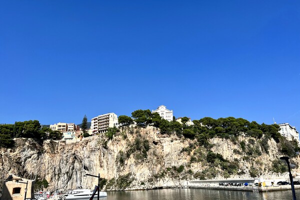 PORT DE FONTVIEILLE - VETRINA VETRINE UFFICIO APERTE