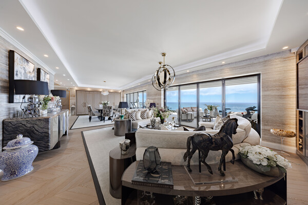 PENTHOUSE RENOVE PROCHE DE MONACO AVEC VUE MER SUR