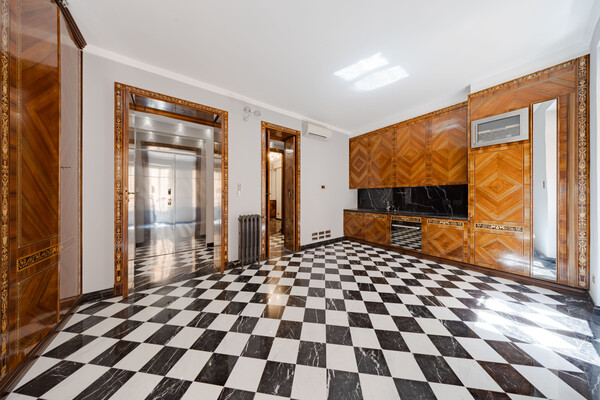 ELEGANTE APPARTAMENTO BORGHESE DI 3 LOCALI