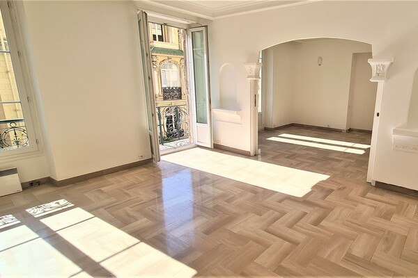 SPAZIOSO APPARTAMENTO BORGHESE CON 3 CAMERE DA LETTO