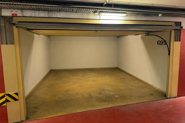 CLOSED GARAGE – MONTE MARINA, FONTVIEILLE