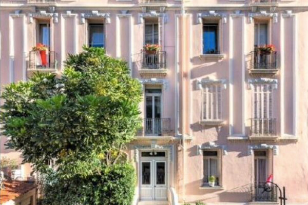 APPARTEMENT 4 PIECES - LARVOTTO " PALAIS DE LA MER "