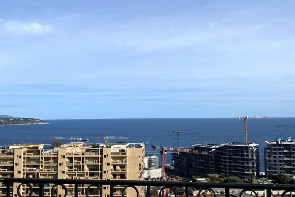 CARRE D'OR - PENTHOUSE - VUE MER.