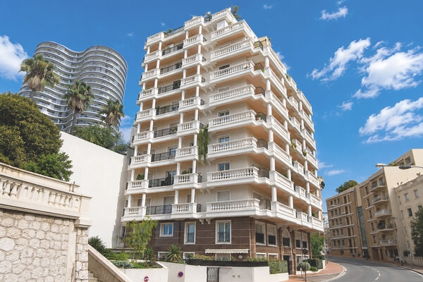 Spacious One-Bedroom Apartment with Parking – Atlantis Residence