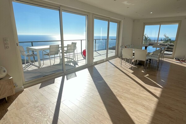VILLA IN EZE WITH PANORAMIC SEA VIEW