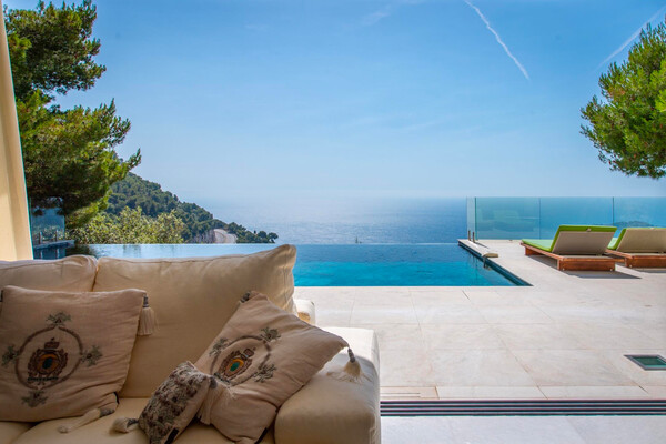 Magnifique villa contemporaine avec vue panoramique.