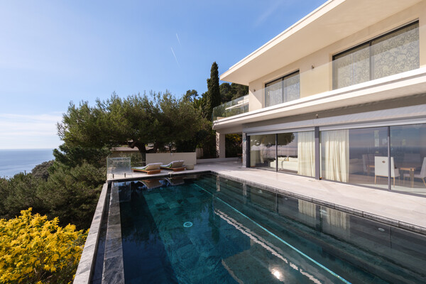 VILLA CONTEMPORAINE AVEC VUE PANORAMIQUE