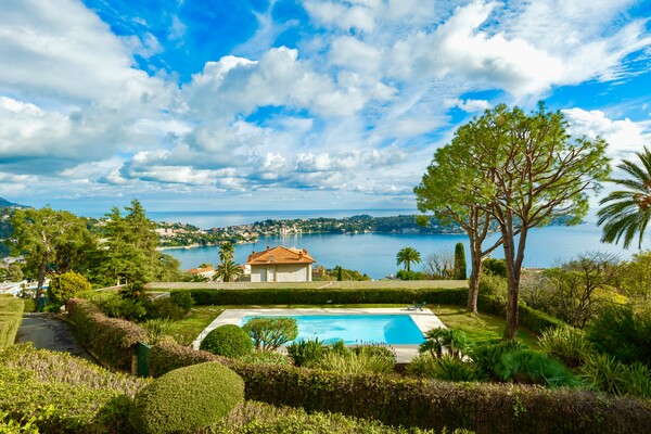 APPARTAMENTO CON DUE CAMERE DA LETTO CON VISTA SU CAP FERRAT