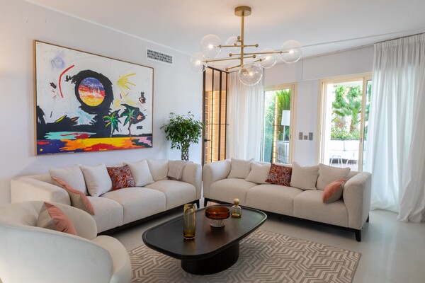 LUXUEUX 4 PIÈCES AVEC TERRASSE D'EXCEPTION ET FINITIONS HAUT DE GAMME, VENDU MEUBLÉ