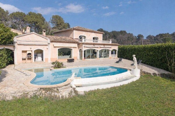Roquefort les pins - Villa Provençale renovée avec piscine
