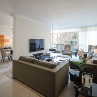 Magnificent five-room apartment with a view of the port of Fontvieille!