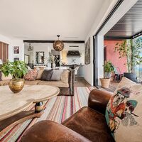 Magnificent renovated architect-designed villa with superb sea views! - Photo 4