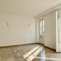 Condamine - 4-room bourgeois apartment with terrace