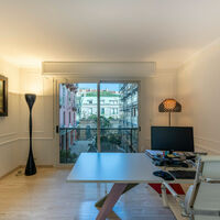 Bright and quiet studio in the “Carré d’Or”