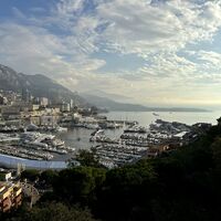 A building with great potential located on the port of the prestigious Principality of Monaco.