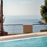 Exceptional apartment with private pool