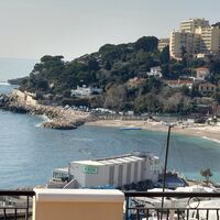 Large 5 bedroom apartment in Fontvieille with great amenities.