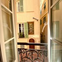 IN THE OLD TOWN CHARMING 2 BEDROOM APARTMENT RENOVATED