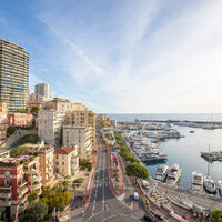 Atemberaubender Blick über den Hafen und den Grand Prix F1