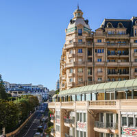RESIDENCE LE METROPOLE - LUXURIOUS RENOVATED 2/3 ROOMS APARTMENT
