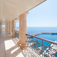 SEASIDE PLAZA - EXCEPTIONAL FLAT WITH SEA VIEW