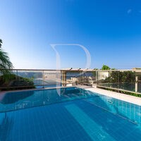 DUPLEX WITH SWIMMING POOL ON THE ROOFTOP - RESIDENCE "LE ROC FLEURI"