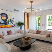 LUXURIÖSE VIERZIMMERWOHNUNG MIT AUSSERGEWÖHNLICHER TERRASSE - MÖBLIERT VERKAUFT